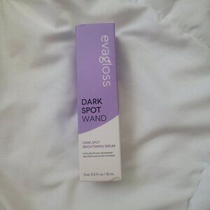Fade dark spots with Evagloss Dark Spot Corrector Serum.
